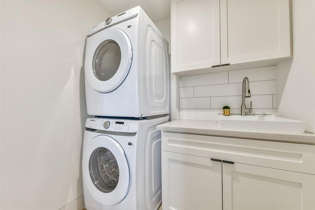 13957 Grambo Boulevard, Galveston, TX 77554