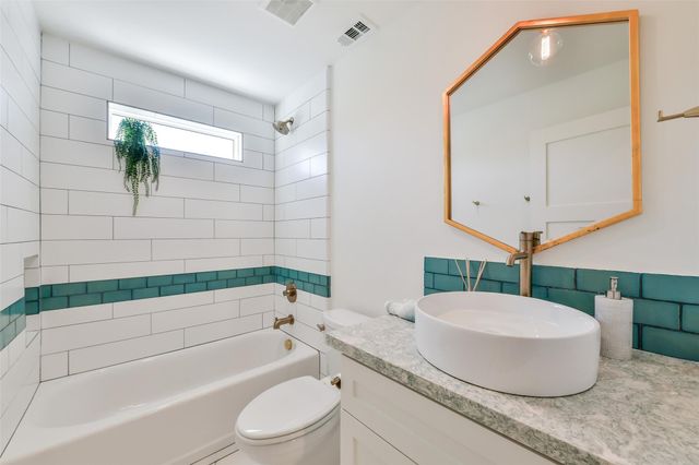 13957 Grambo Boulevard, Galveston, TX 77554