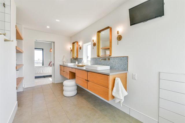 13957 Grambo Boulevard, Galveston, TX 77554