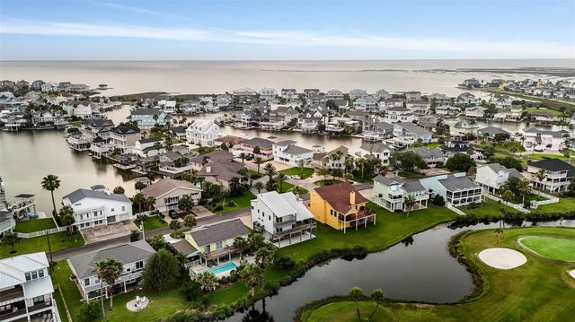 13957 Grambo Boulevard, Galveston, TX 77554