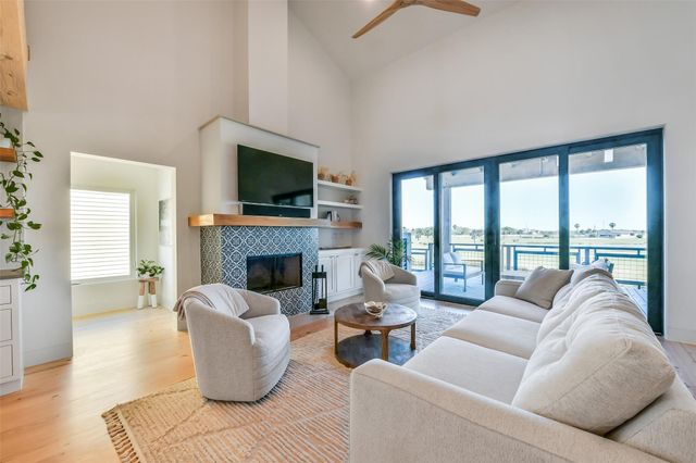 13957 Grambo Boulevard, Galveston, TX 77554