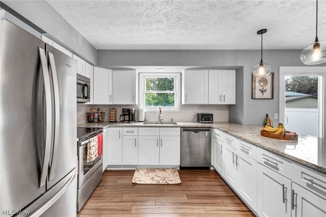 3246 Woodington Avenue SW, Canton, OH 44706