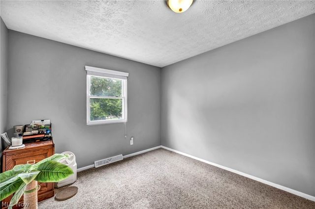 3246 Woodington Avenue SW, Canton, OH 44706