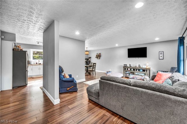3246 Woodington Avenue SW, Canton, OH 44706