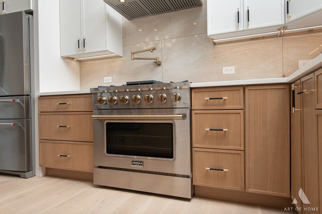 1039 North Avenue, Des Plaines, IL 60016