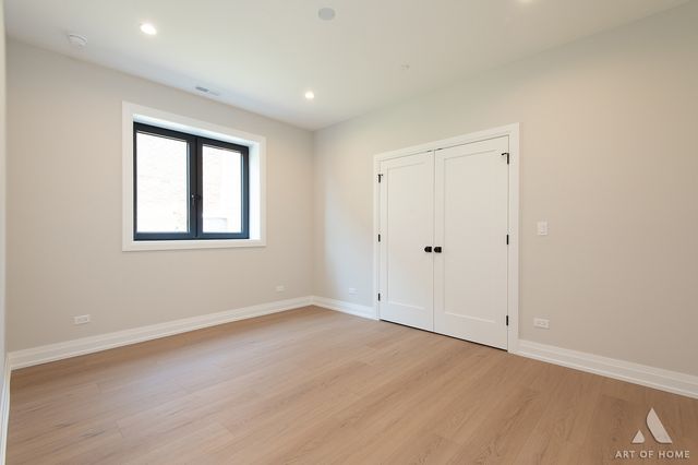 1039 North Avenue, Des Plaines, IL 60016