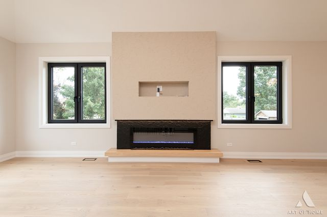 1039 North Avenue, Des Plaines, IL 60016