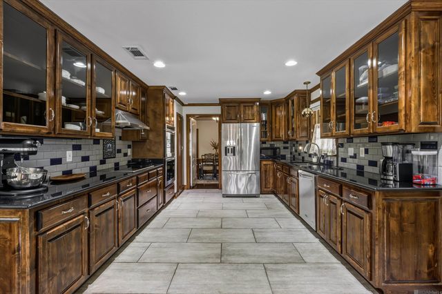 6414 Highland Rd, Baton Rouge, LA 70808