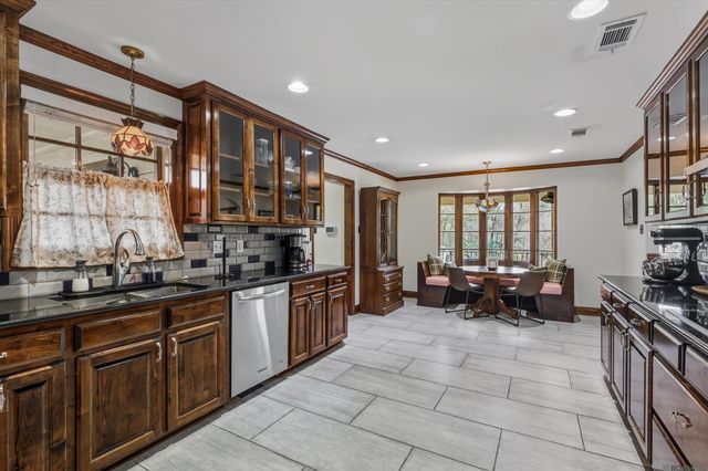 6414 Highland Rd, Baton Rouge, LA 70808