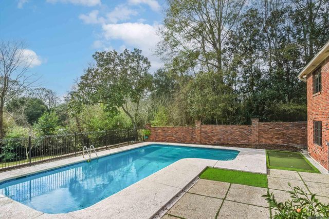 6414 Highland Rd, Baton Rouge, LA 70808