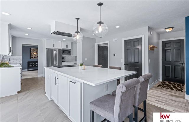 3111 S 165 Avenue, Omaha, NE 68130