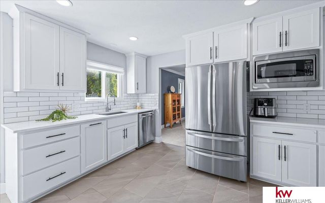 3111 S 165 Avenue, Omaha, NE 68130