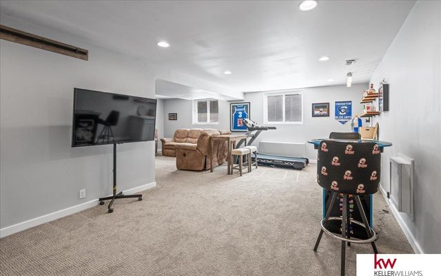 3111 S 165 Avenue, Omaha, NE 68130