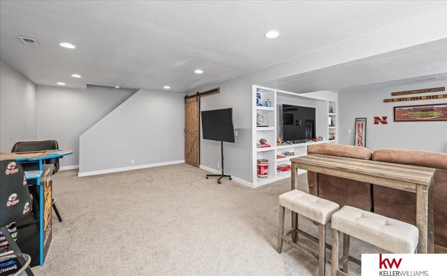 3111 S 165 Avenue, Omaha, NE 68130