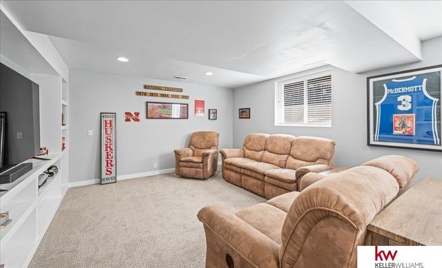 3111 S 165 Avenue, Omaha, NE 68130