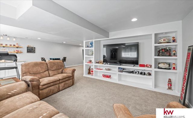 3111 S 165 Avenue, Omaha, NE 68130