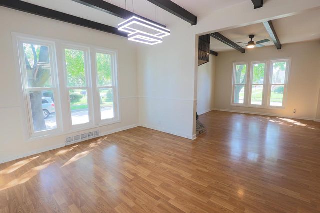 7215 32nd AVENUE, Kenosha, WI 53142