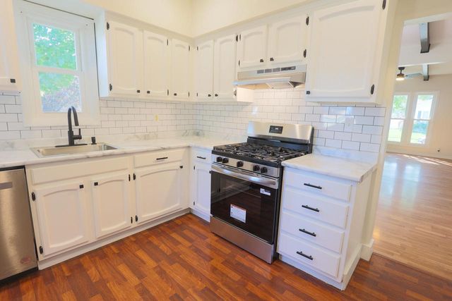 7215 32nd AVENUE, Kenosha, WI 53142