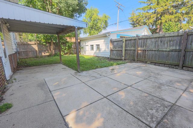 7215 32nd AVENUE, Kenosha, WI 53142
