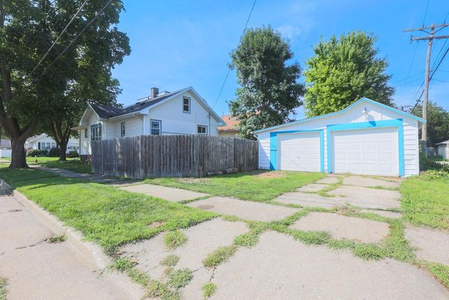 7215 32nd AVENUE, Kenosha, WI 53142