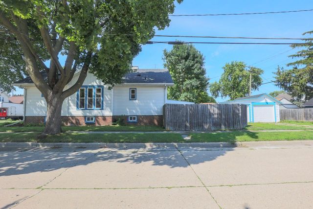 7215 32nd AVENUE, Kenosha, WI 53142