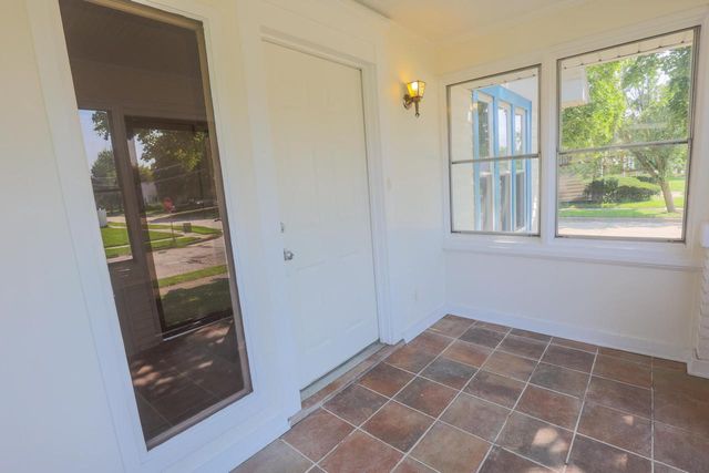 7215 32nd AVENUE, Kenosha, WI 53142