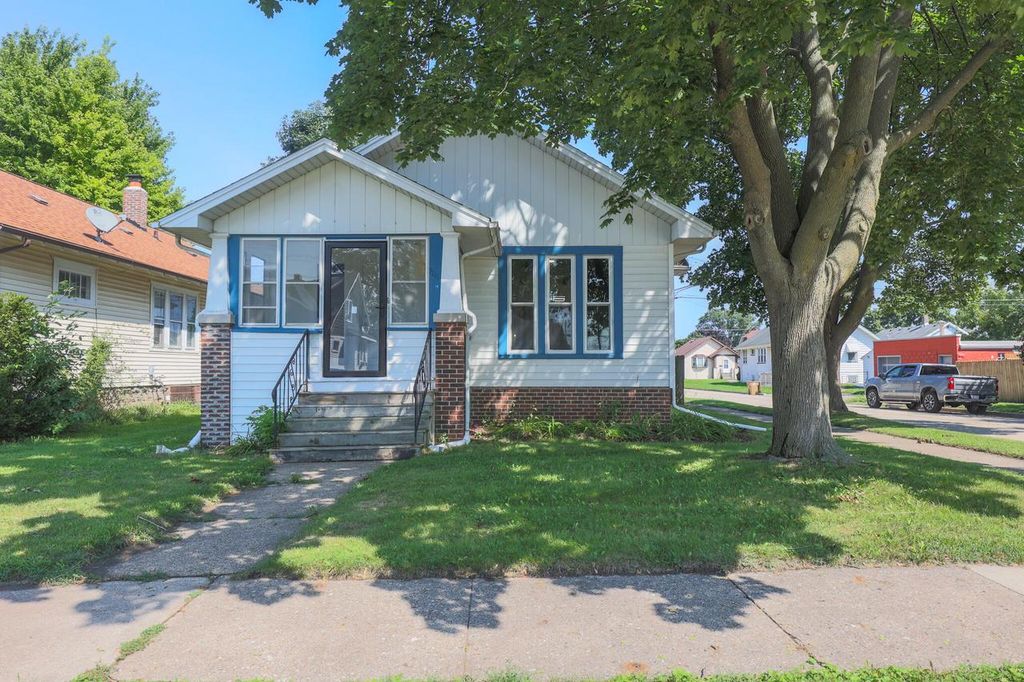 7215 32nd AVENUE, Kenosha, WI 53142