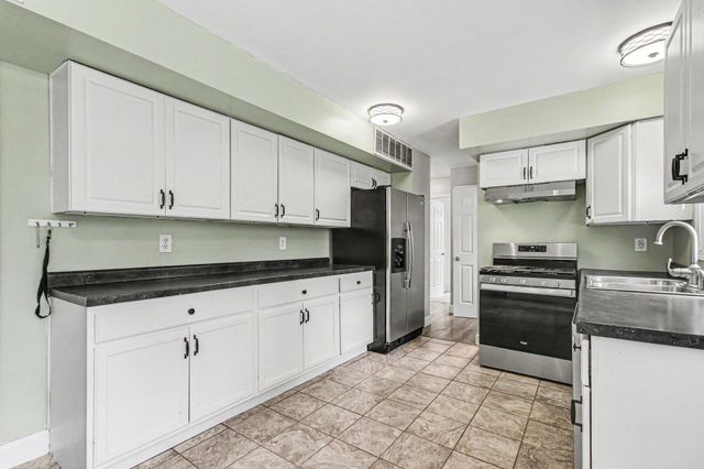 396 Clear Creek, Valparaiso, IN 46385