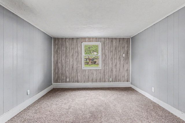 396 Clear Creek, Valparaiso, IN 46385