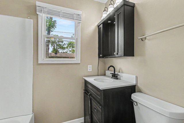 396 Clear Creek, Valparaiso, IN 46385
