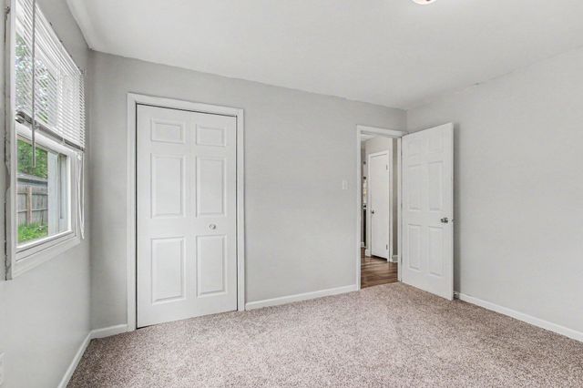 396 Clear Creek, Valparaiso, IN 46385