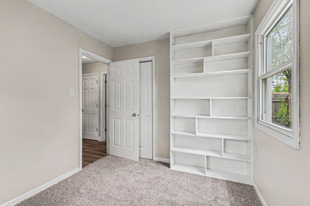 396 Clear Creek, Valparaiso, IN 46385