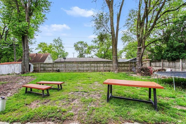 396 Clear Creek, Valparaiso, IN 46385