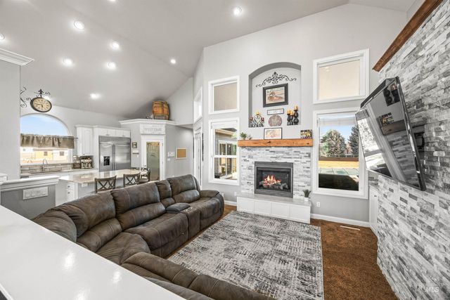 3418 N Costa Madera Way, Star, ID 83669