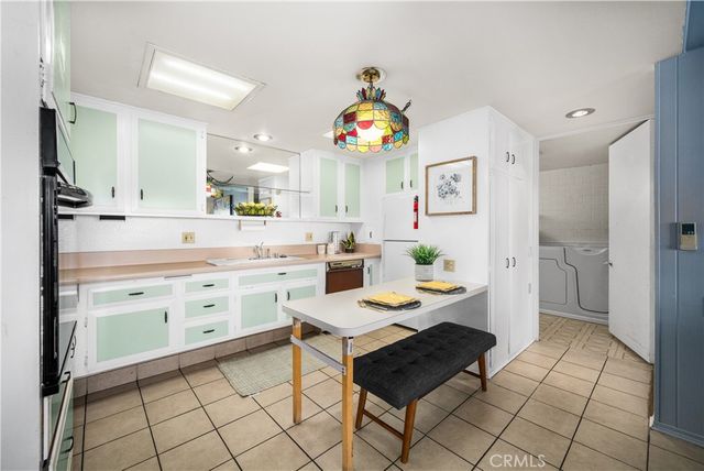 1502 Golden Rain Road 46J, Seal Beach, CA 90740