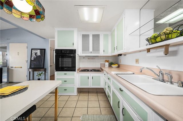 1502 Golden Rain Road 46J, Seal Beach, CA 90740