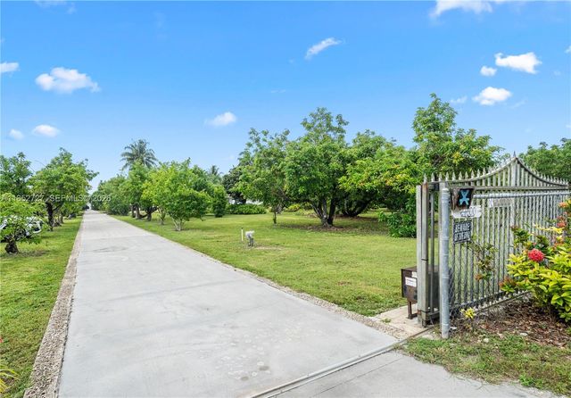 27800 SW 182nd Avenue, Homestead, FL 33031