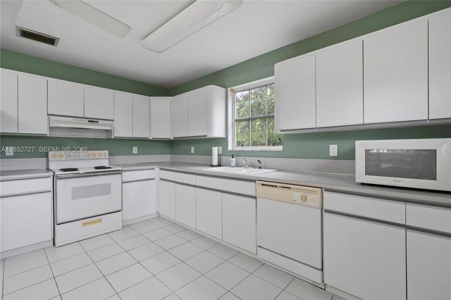 27800 SW 182nd Avenue, Homestead, FL 33031