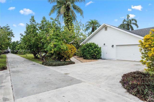 27800 SW 182nd Avenue, Homestead, FL 33031