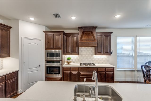 1708 Benny Lane, Little Elm, TX 75068