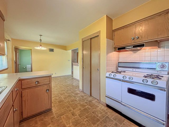 3150 S Ventura DRIVE, New Berlin, WI 53151