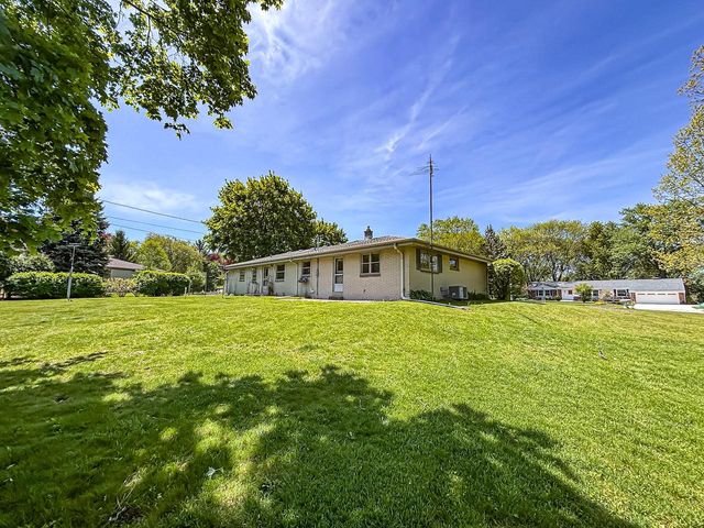 3150 S Ventura DRIVE, New Berlin, WI 53151