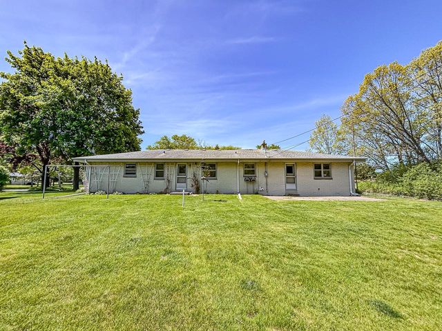 3150 S Ventura DRIVE, New Berlin, WI 53151