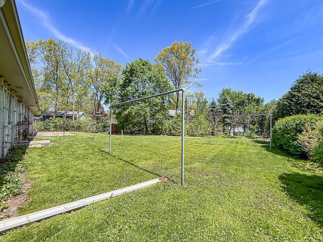 3150 S Ventura DRIVE, New Berlin, WI 53151
