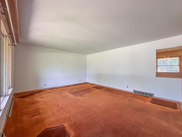 3150 S Ventura DRIVE, New Berlin, WI 53151
