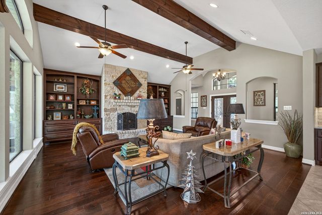 1467 Palomino Springs Dr, Bandera, TX 78003