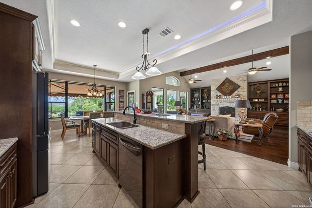 1467 Palomino Springs Dr, Bandera, TX 78003