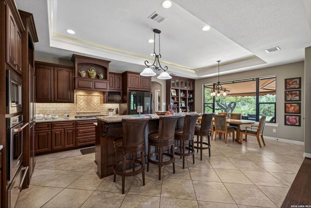 1467 Palomino Springs Dr, Bandera, TX 78003