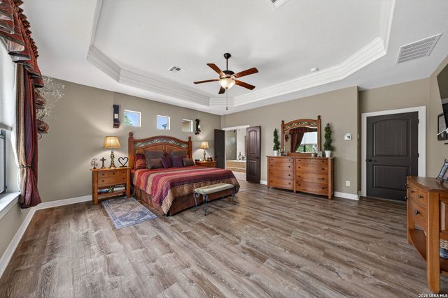 1467 Palomino Springs Dr, Bandera, TX 78003