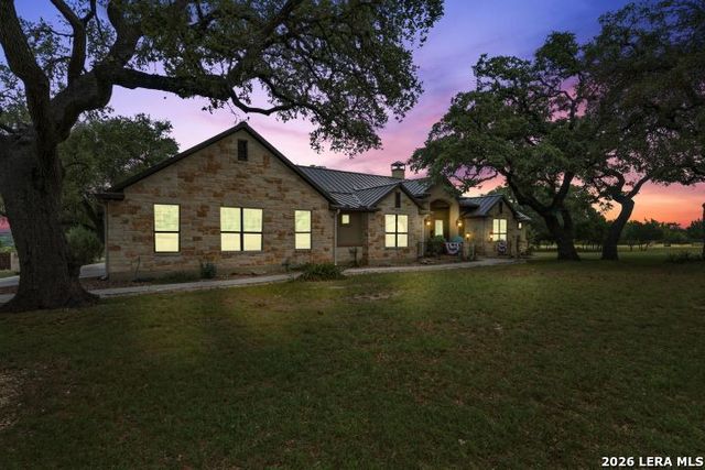 1467 Palomino Springs Dr, Bandera, TX 78003